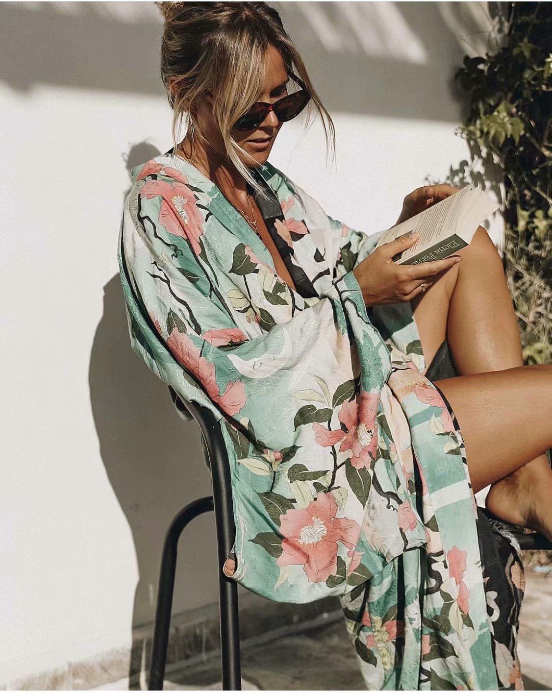 Bohemian Handmade Kimono, Vintage Green Crane Floral Print Sashes  Women Bohemian V Neck Batwing Sleeves, Robe Kimono Cover-up - Sandrine Swank